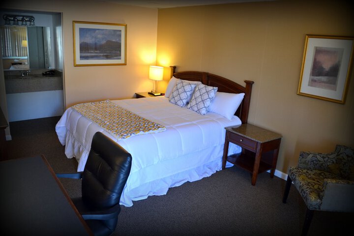 Room 2 of 5