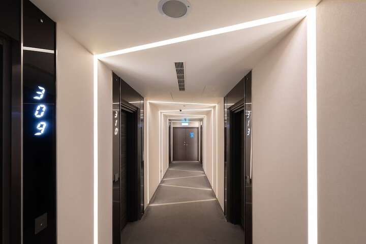Ballroom/Hall 117 of 126