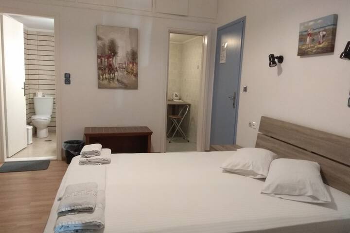 Room 3 of 70