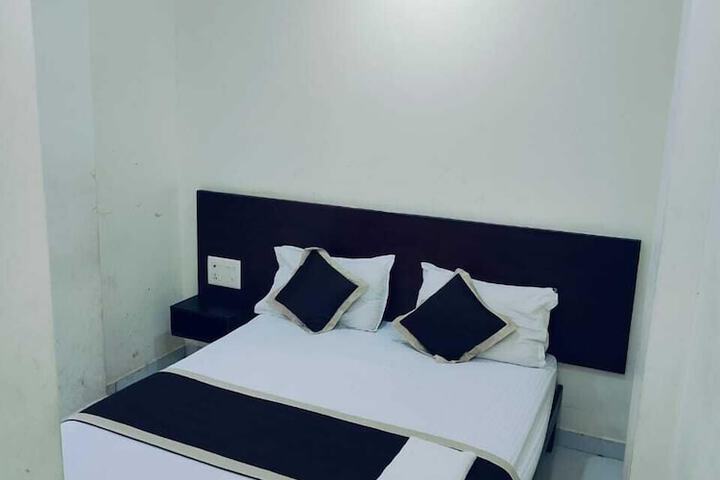 Room 3 of 11