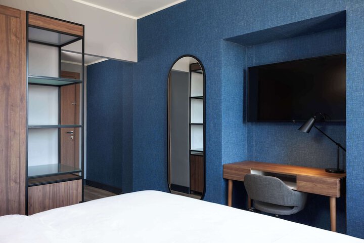 Room 15 of 64