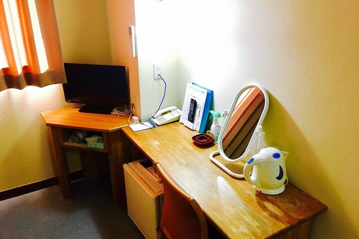 Room 13 of 33