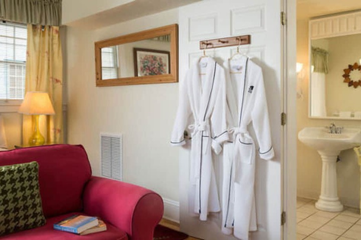 Room 15 of 60