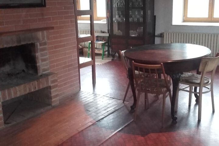 Room 9 of 40