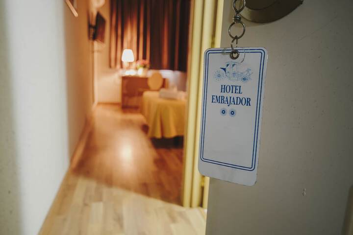Room 10 of 52