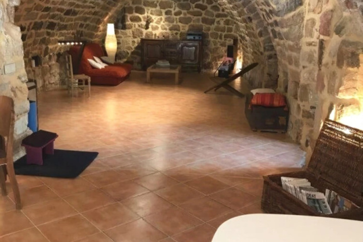 Room 10 of 19