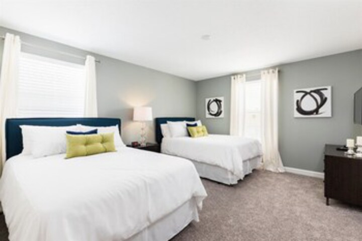 Room 32 of 35