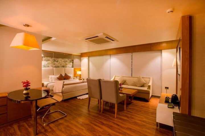 Room 15 of 30