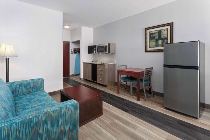 Room 5 of 40