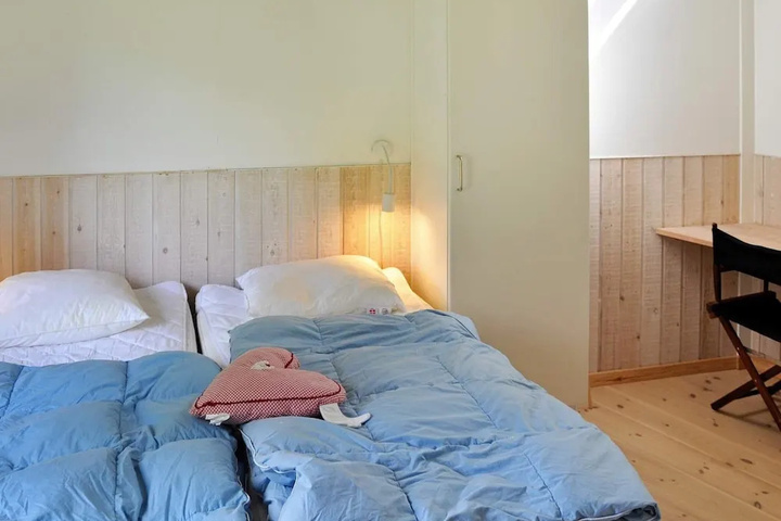 Room 5 of 20
