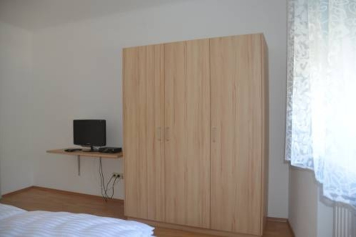 Room 3 of 11