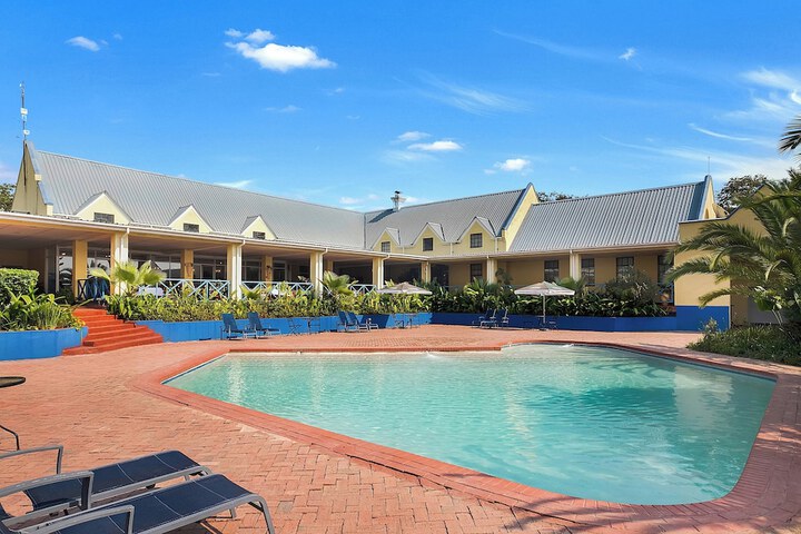 Pool Hotel