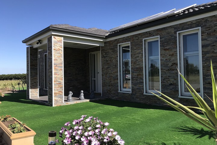 Hotel Exterior 66 of 72