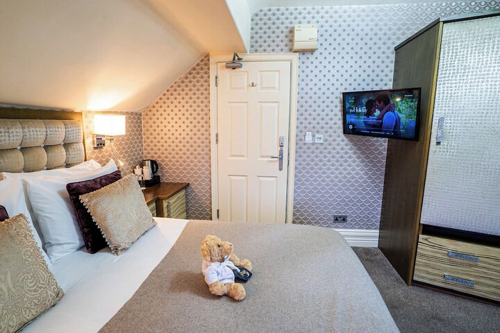 Room 114 of 242
