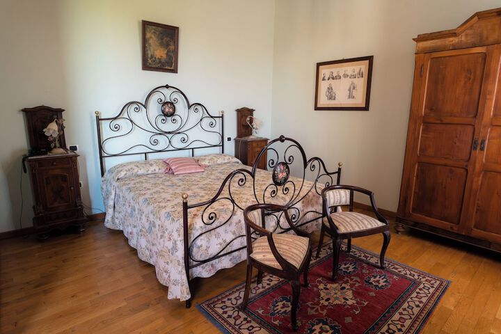 Room 10 of 49