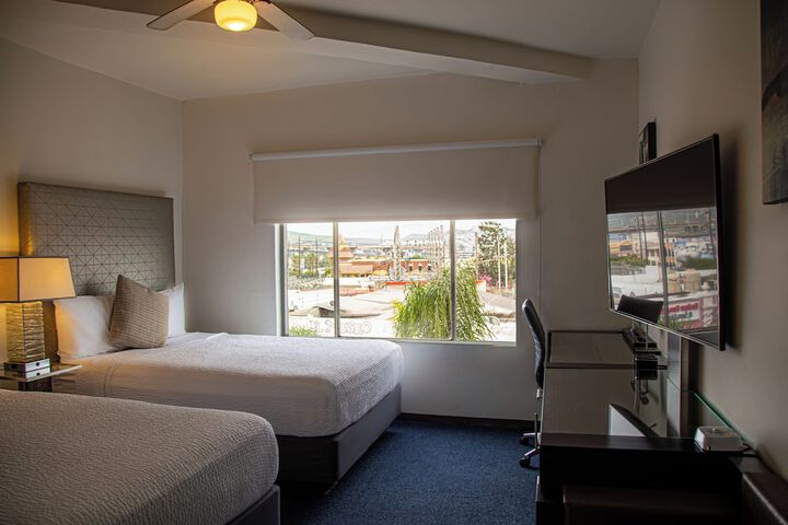 Room 8 of 16