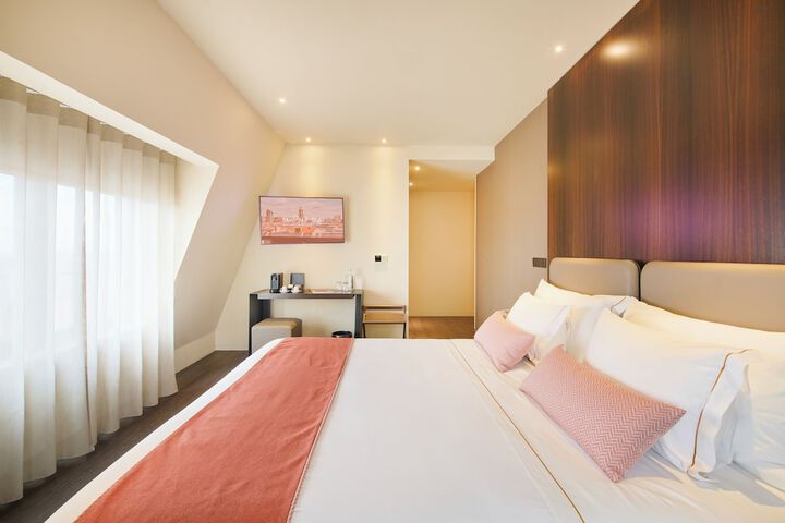 Room 10 of 52
