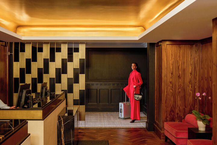 Entrance & Lobby