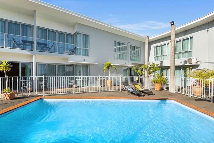 Pools & Facilities