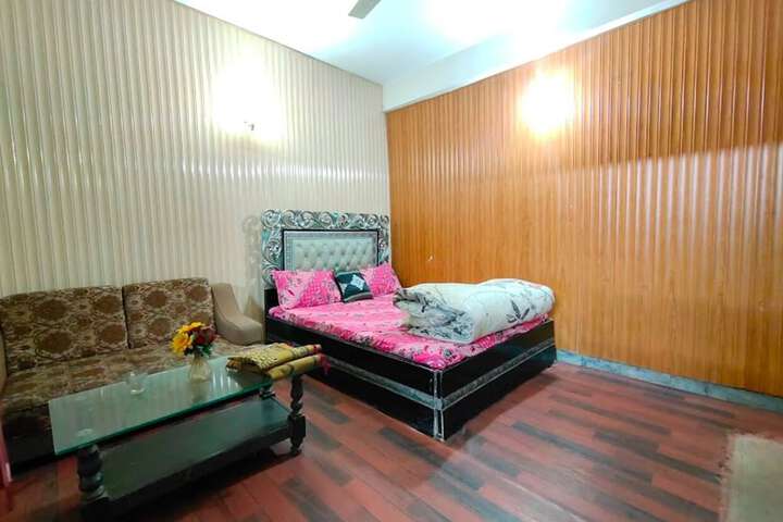 Room 3 of 11