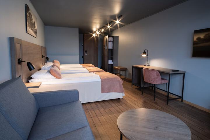 Room 42 of 78