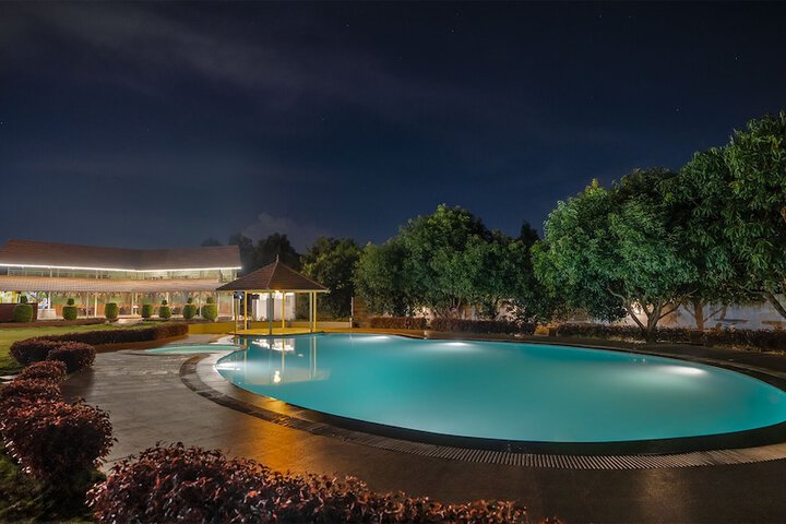 Pool 11 of 51