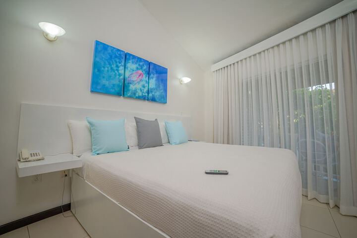 Room 19 of 270