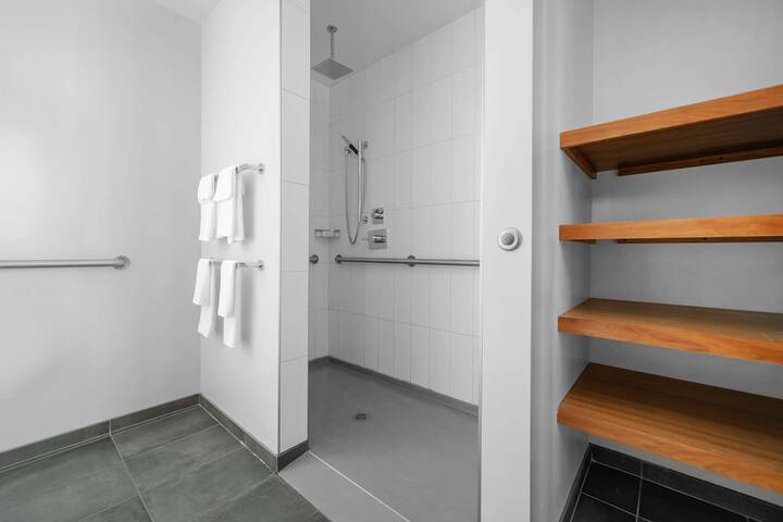 Bathroom shower