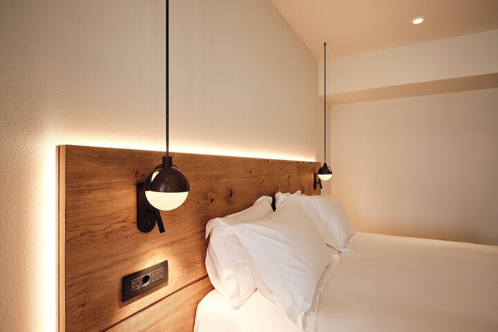 Room 16 of 251