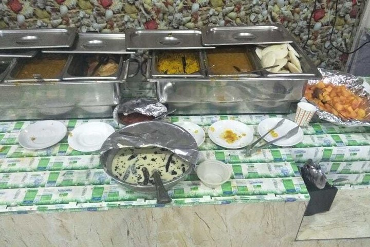 Dining 37 of 46