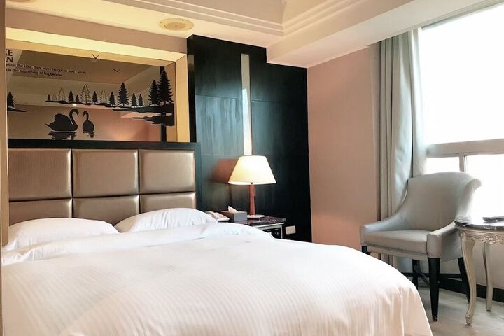 Room 12 of 63