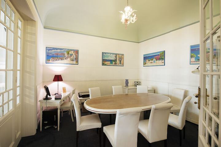 Meeting facility