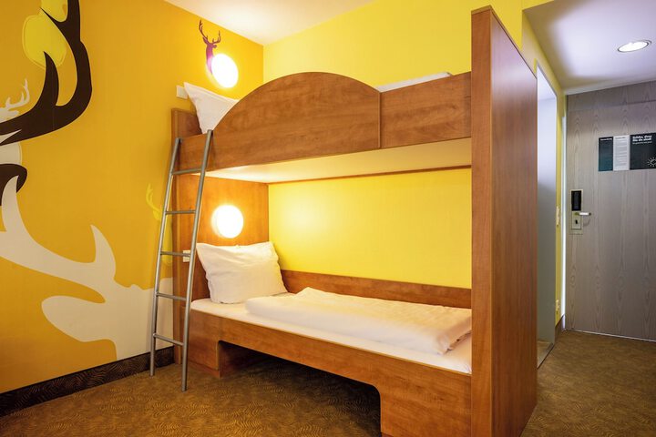 Room 27 of 118