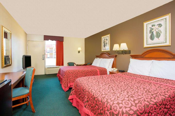 1 King Bed (6 of 8)