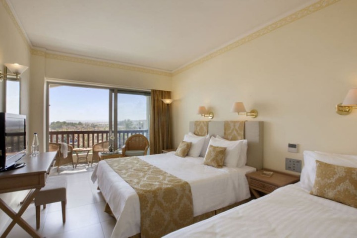Room 41 of 218