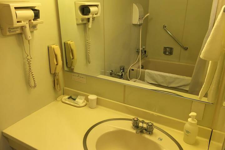 Room 19 of 32