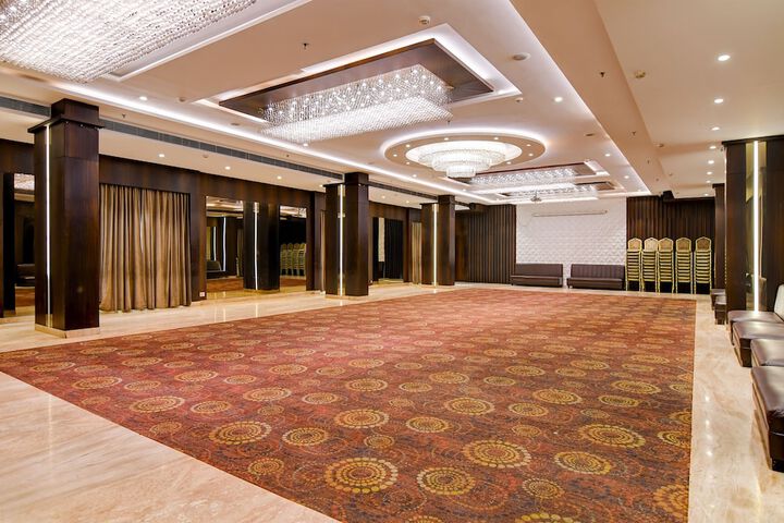 Ballroom/Hall 90 of 117