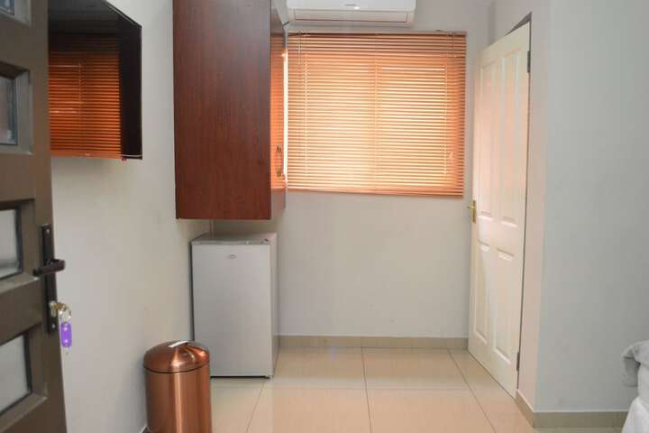 Room 12 of 21