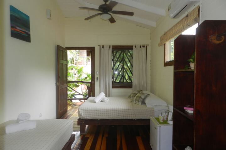 Room 2 of 73