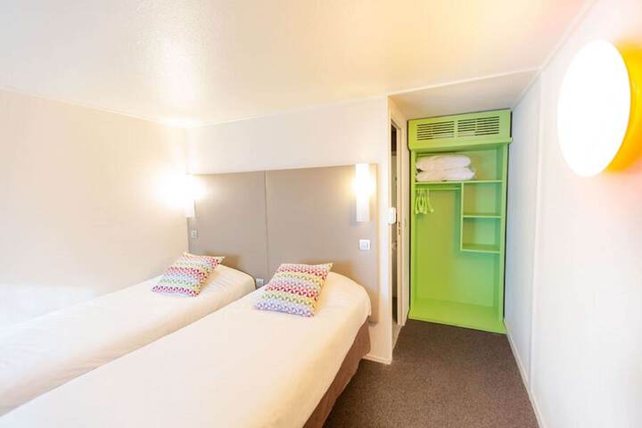 Room 12 of 47