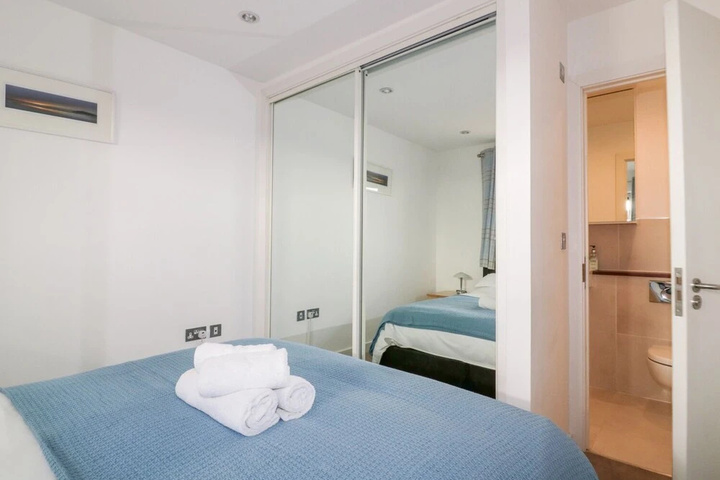 Room 2 of 16