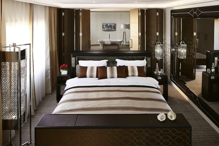 Room 21 of 222