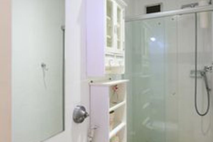 Room 5 of 26