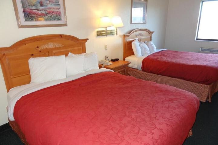 1 King Bed (8 of 16)