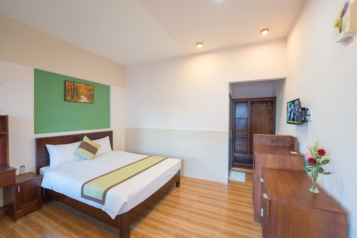 Room 2 of 27