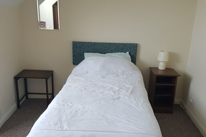 Room 3 of 6