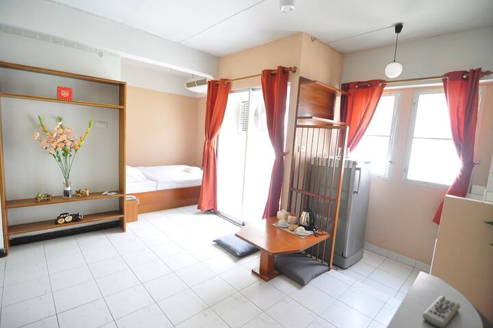 Room 7 of 9