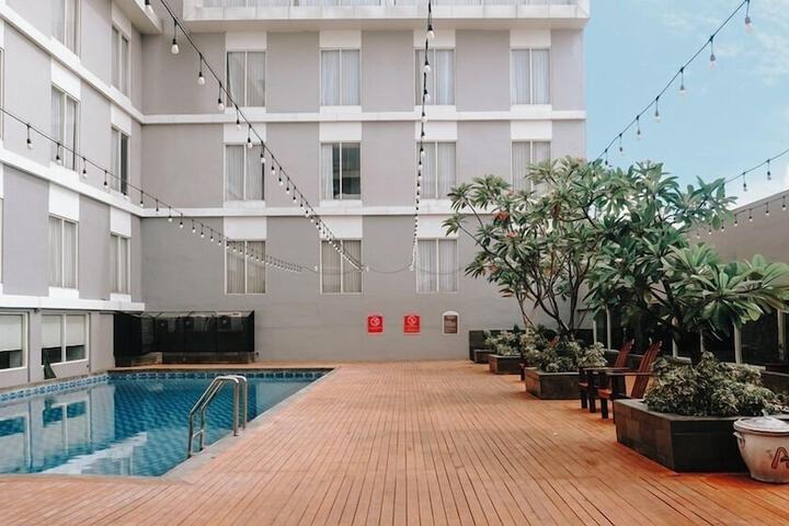 Pools & Facilities