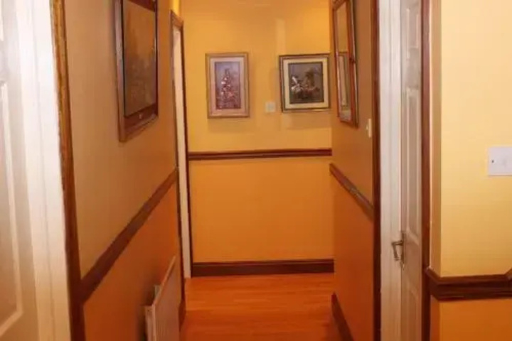 Room 9 of 12