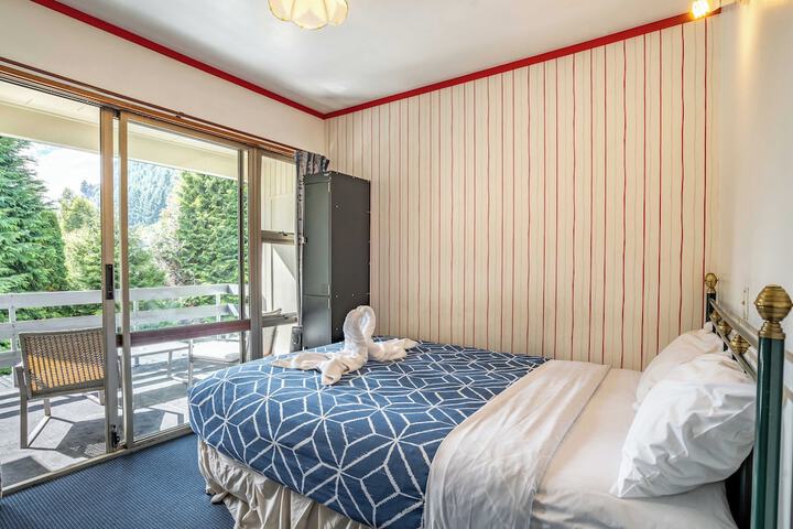 Room 21 of 53